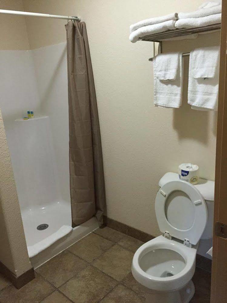 Price Pointe Inn Waukesha Dış mekan fotoğraf